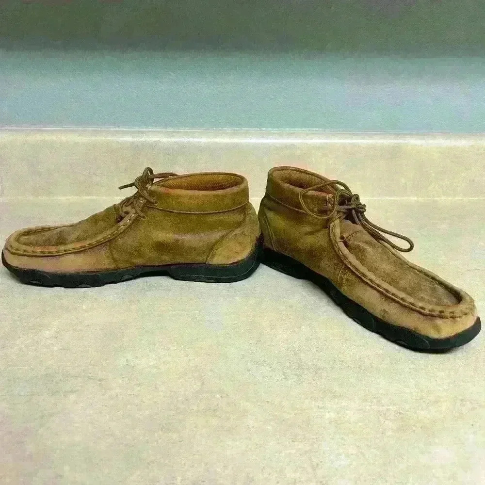 Kids Twisted X Chukka Boots size 5‎
